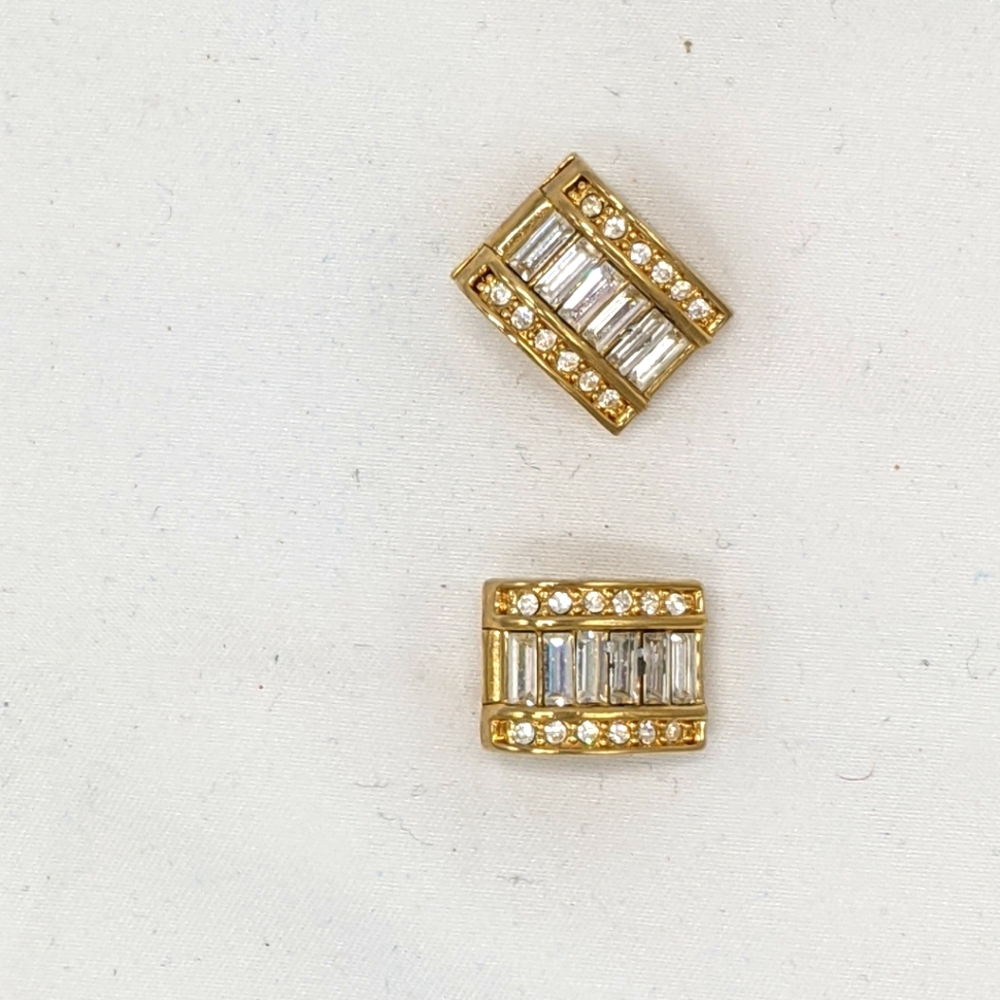 Magnetic clip earrings with cubic zirconias